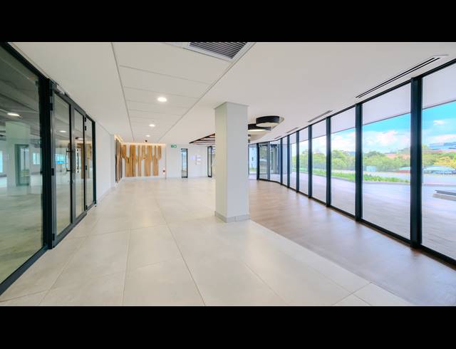 2,750M² OFFICE TO LET IN VORNA VALLEY